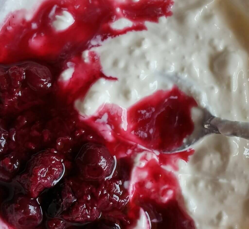 Make sugar-free Instant Pot fruit compote in under 15 minutes using frozen berries, lemon juice, and low carb sweetener. No sugar added, keto-friendly, and perfect for breakfast or dessert.